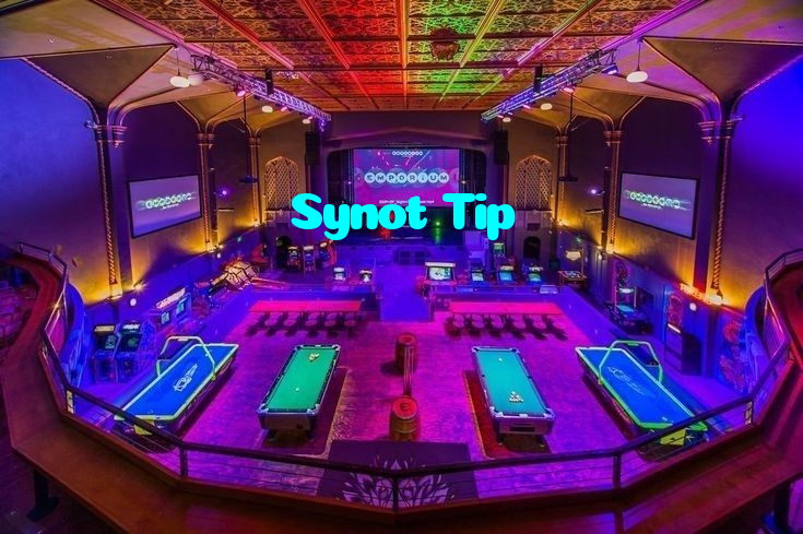 Synot Tip casino presented on mobile device in Pakistan with slots and live games